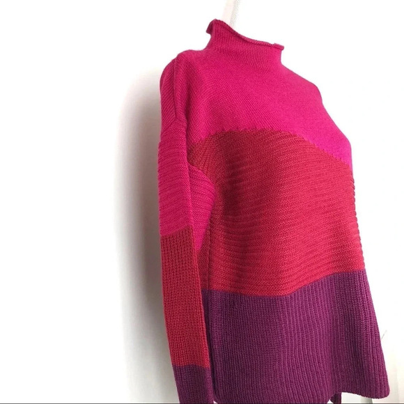 89th & Madison | Oversized Colorblock Knit Sweater - Picture 2 of 5